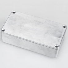Load image into Gallery viewer, 1590B Aluminum Stomp Box Enclosure for DIY Guitar Pedal Kit (112mm x 60mm x 31mm)
